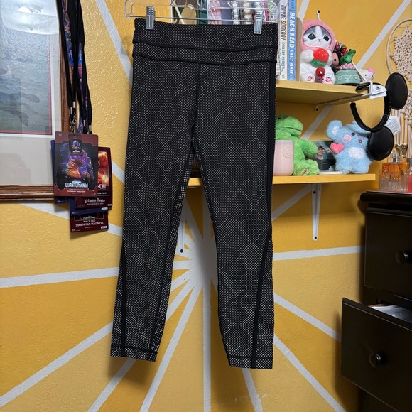 Lululemon Pace Tight Full-On Luxtreme Lights Out
Black Ravish Reptile Silver - Picture 4 of 11